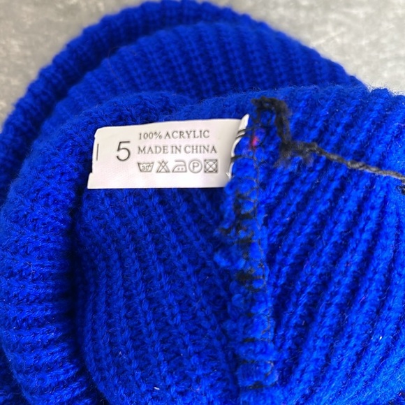 Striped child winter hat size 5 - Picture 3 of 3